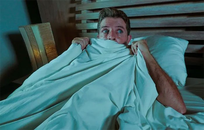 You are more likely to have somniphobia if you suffer from anxiety or sleep disorders.