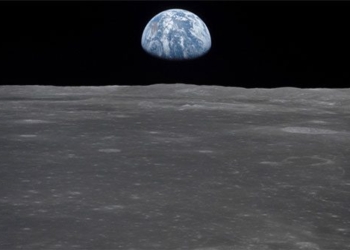 a part of the earth is floating aimlessly in space 122367