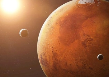 a planet very close to earth is blooming monsters crushing the moon 124242