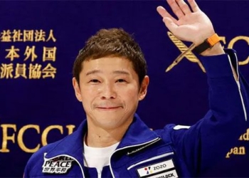 after returning to earth japanese billionaire reveals investment ambitions and promises to continue soaring in later round 118199