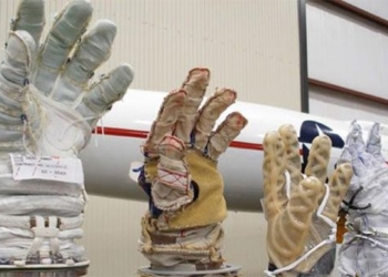 ai system checks astronaut gloves for damage in real time 120198