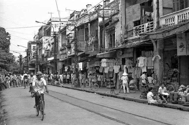 On Hang Ngang - Hang Dao Street.