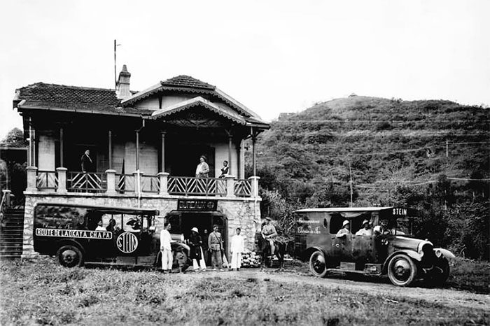 Lao Kay - Cha Pa (Sapa) car from 1920-1929.