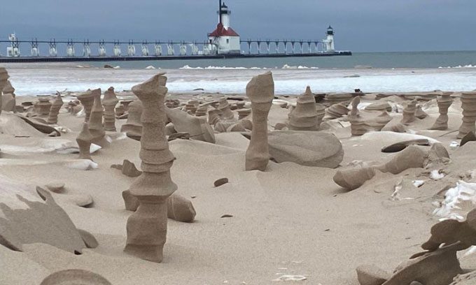 Sand columns "decorating" the shores of Lake Michigan in Tiscornia Park
