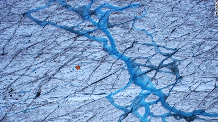 Unprecedented melting rates have been observed at the lower part of the Greenland ice sheet.