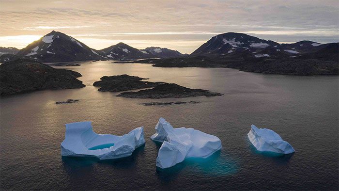 Ice in Greenland is gradually melting