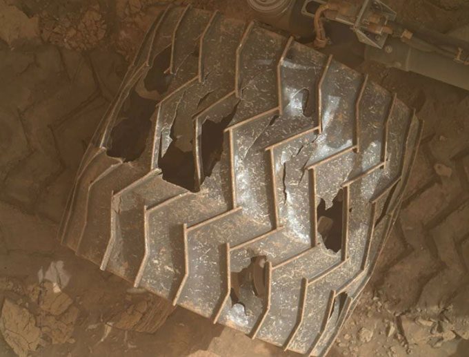 Curiosity Mars rover wheel on January 27, 2022.