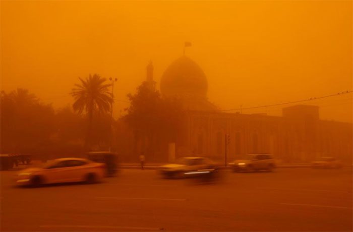 Sandstorm causes airports, schools, and government offices to close across Iraq