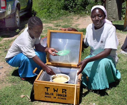 Solar cooker in Kenya.