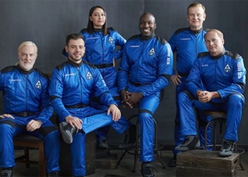 blue origin successfully launches tourists into space for the 5th time 120938