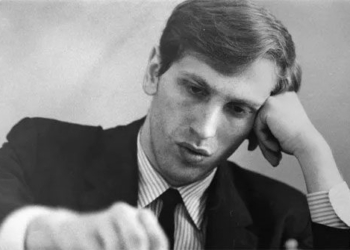 bobby fischer went to play alone against 50 opponents at the same time 121763