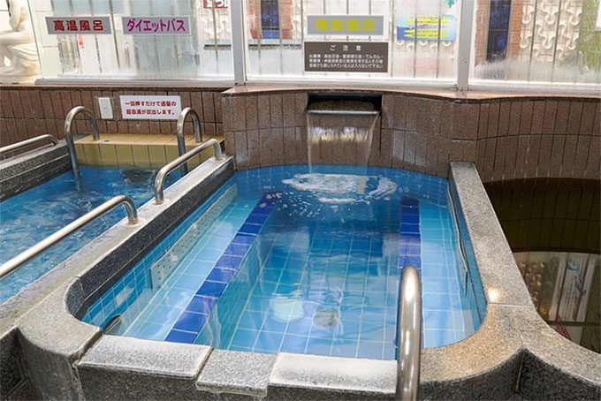 A basic electric bathtub in Japan.