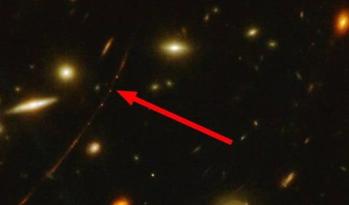  The mysterious light is the "ghost" of the ancient star 