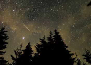 bring on the draconids meteor shower beautiful and full moon from tonight 123435