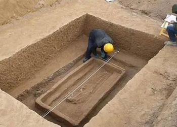 building wealth with 260 graves full of treasure across the land 118165