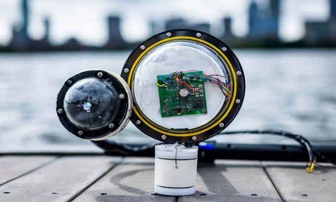 MIT's underwater wireless image transmission camera design.