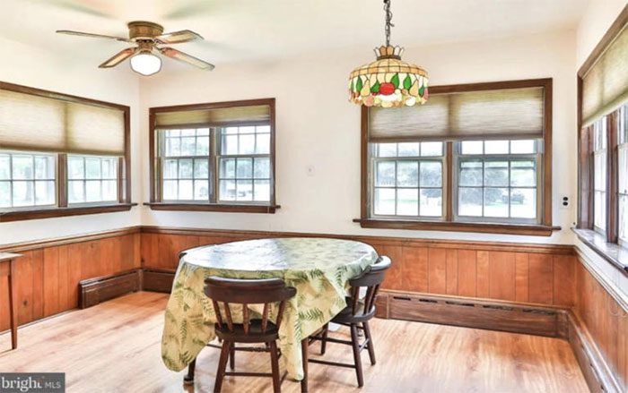 Many spacious, airy rooms that welcome sunlight.