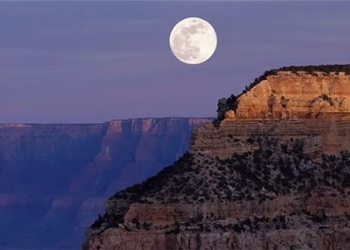 can see sunset and moonrise at the same time 120555