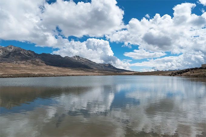 Climate change is turning the "Water Tower of Asia" into toxic mud rivers.