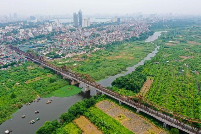 Long Bien Bridge