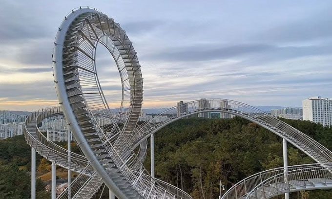 SpaceWalk pathway in Pohang.