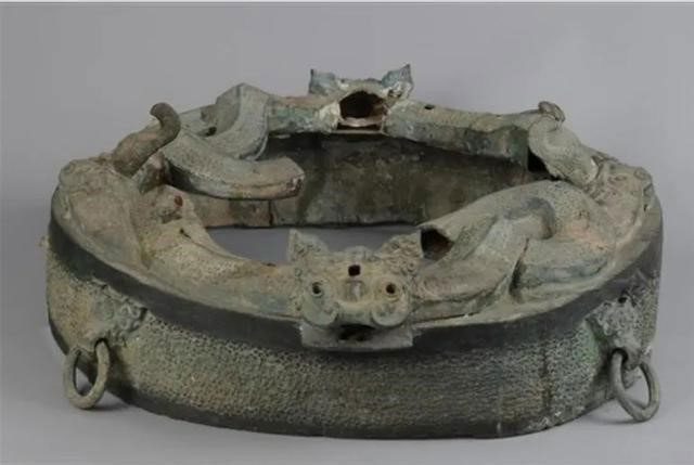 Drum Stand in the Shape of Dragon and Tiger