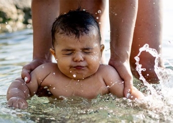 children near the sea have better mental health 123606