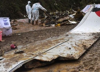 china finds 36000 pieces of debris from crashed plane 119675
