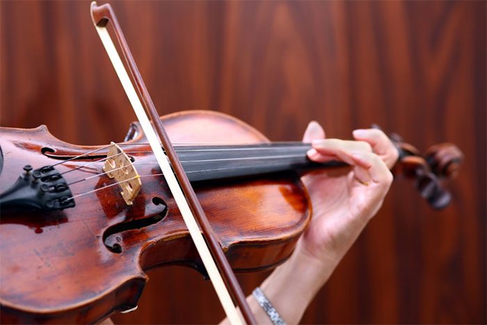 Playing musical instruments helps individuals have sharper thinking and cognition in old age.