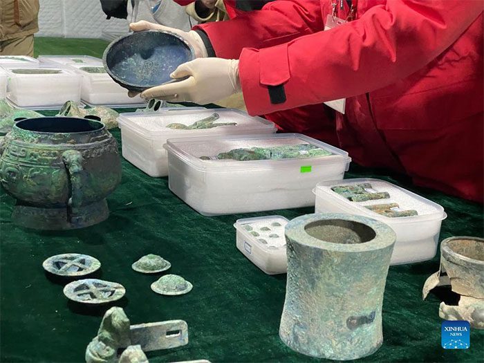 Archaeologists discovered over 100 artifacts at this site.