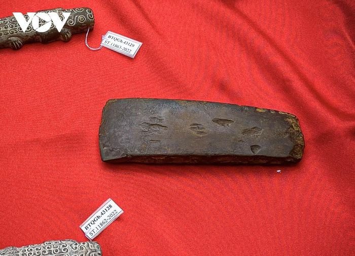 The stone axe is the earliest artifact received this time.