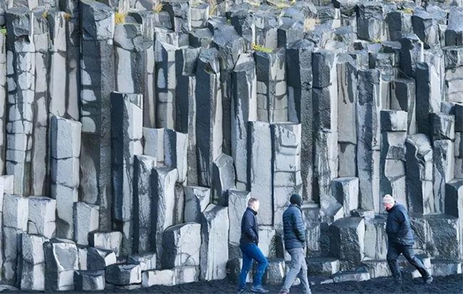 "Silicate weathering" of Earth can self-reduce carbon emissions.