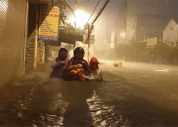 da nang flooded one meter many people plead for help 123587