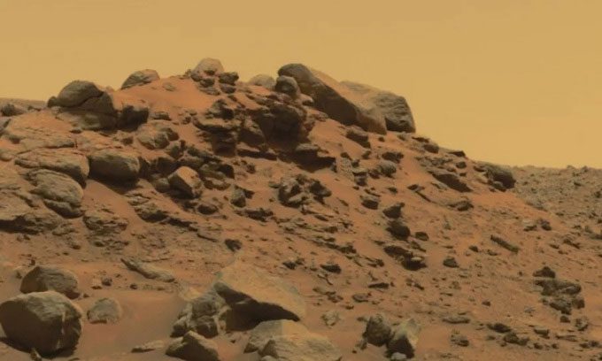 Olivine-rich boulders in Gusev Crater on Mars.