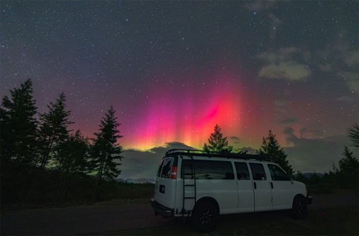 Aurora at Spirit Lake, Idaho (USA)