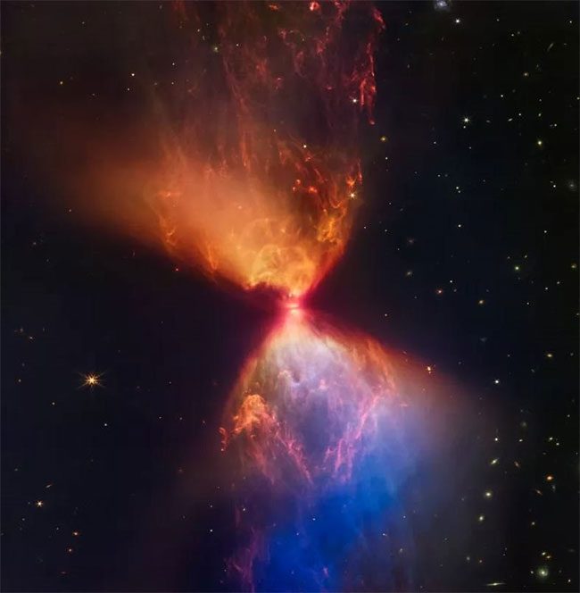 Hourglass-shaped cloud