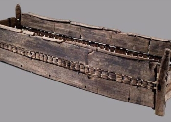 decoding the choice cuts on the bed of the middle ages in england 122088