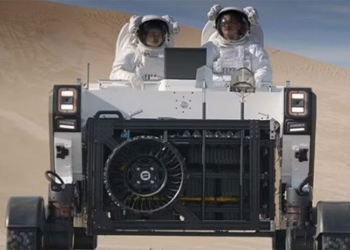 development of the truck used for passengers on the moon 119405