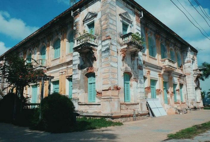 The Governor's Palace in Go Cong is about 50km from Ho Chi Minh City.