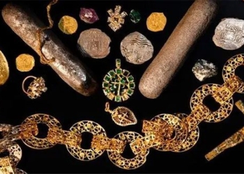 discovery of artifacts from a shipwreck over 350 years ago 122098