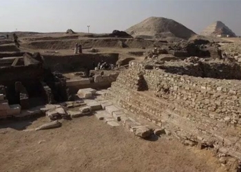 discovery of egyptian girl with golden face may be untouched after 3000 years 124227