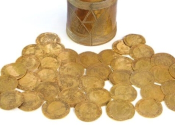discovery of gold bars beneath the kitchen floor in england and the mystery has no explanation 122847