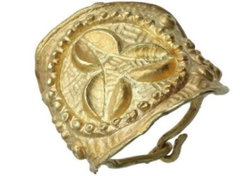 discovery of rare gold coin 2 000 years old valued at 36 000 pounds 124253