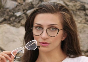 do you know who owns the first ever spectacles in the world 122999