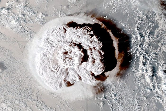 Scientists warn of potential risks from complex earthquakes.