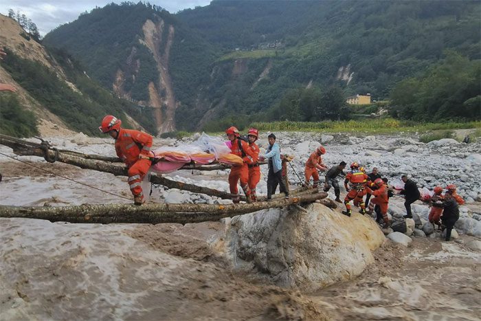 More than 1,000 soldiers have been dispatched to the scene to assist in search and rescue operations.