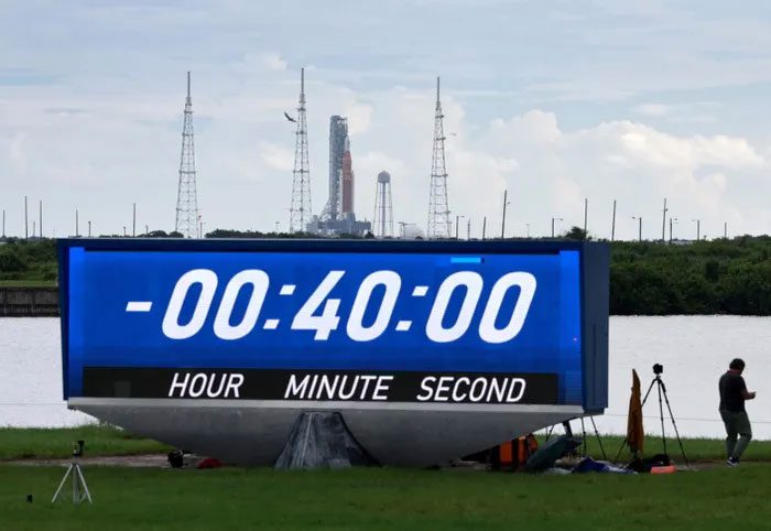 The countdown clock stopped 40 minutes before the launch on August 29th.