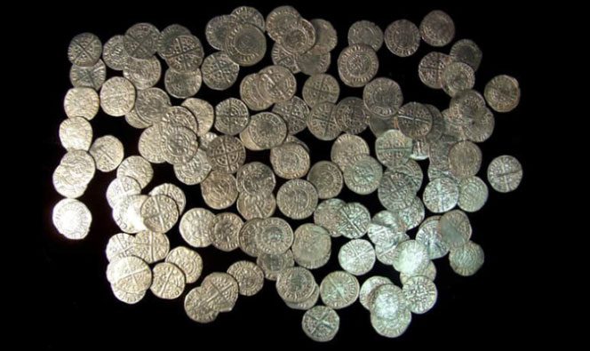A collection of silver coins from the reigns of Kings Edward I and II