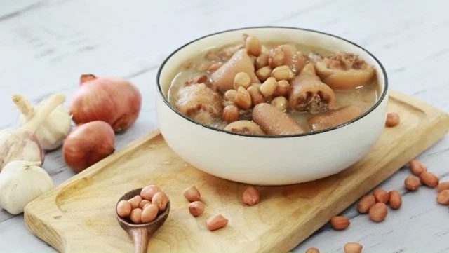Pig tails also contain calcium phosphate, osteomucin, and collagen...