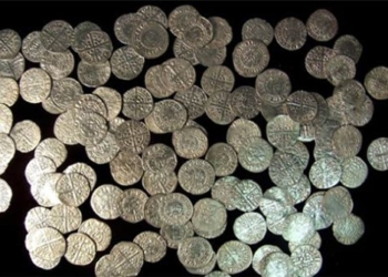 find the treasure with 8400 old coins